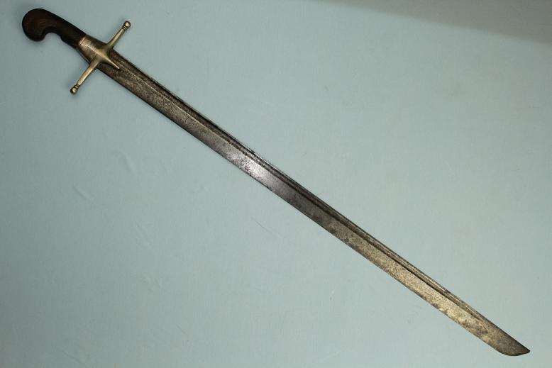 A rare Yemen sword Yemeni Saif Pallasch Sabre Heavy fighting blade www.swordsantiqueweapons.com