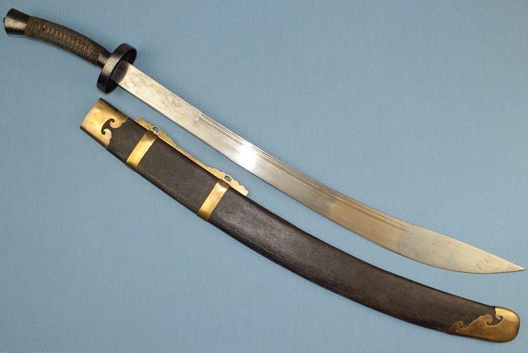 Chinese broad sword Jian Tiger Niuweidao or Ox tail sabre A massive example www.swordsantiqueweapons.com