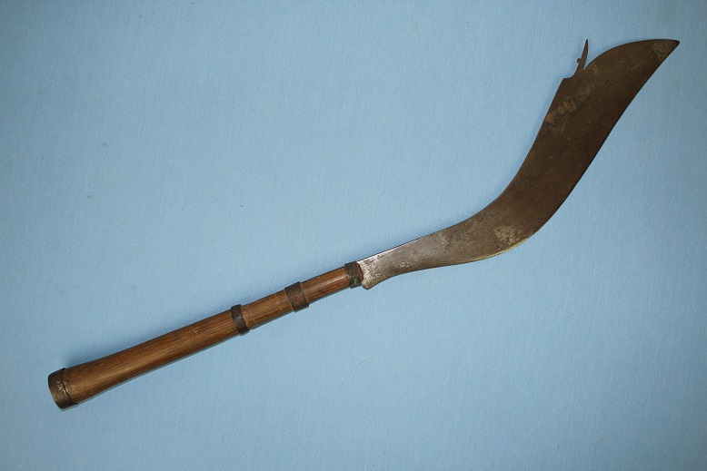 A good solid Moro panabas kris sundang barong gunong desirable blade type untouched www.swordsantiqueweapons.com