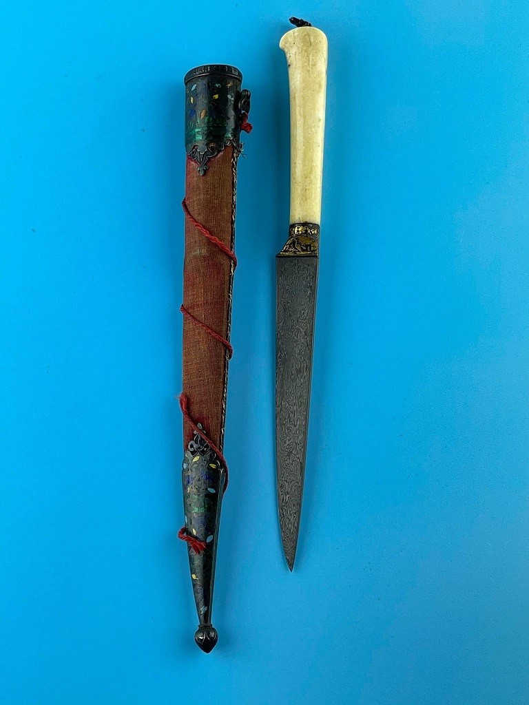 A very fine Lucknow kard knife dagger sword tulwar shamshir Silver and Enamel A stunning wootz blade www.swordsantiqueweapons.com