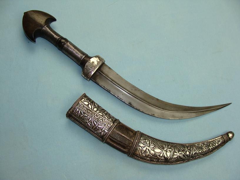 Jambiya, Iraq Iraqi nice silver dress www.swordsantiqueweapons.com