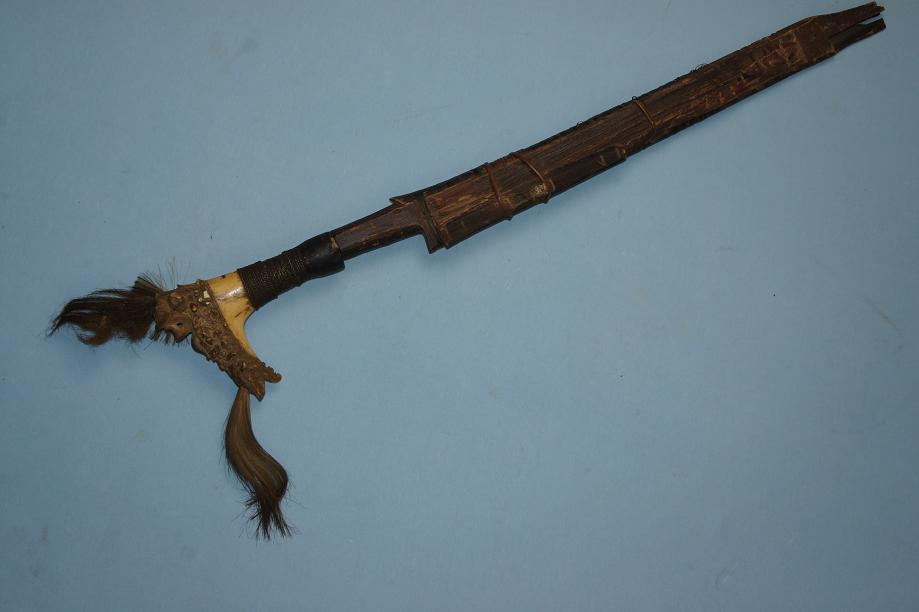 Borneo Dayak Mandau A good example early 20th century Head Hunting sword www.swordsantiqueweapons.com